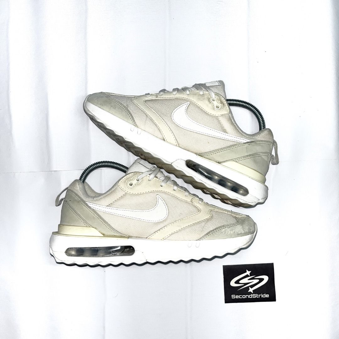 AIR MAX DAWN (Category: Sneakers) located in Manila. Submitted by 2ndstride (Listing ID 1425651916, Image 2). Description: VERY GOOD CONDITION US 8.5 / EUR 40 / 25.5 CM PRICE 549 Disclaimer: SecondStride is an independent seller. All brand names and trademarks belong to their respective owners. No brand affiliation implied..