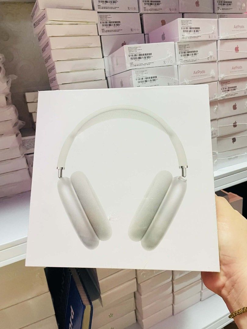 AirPods Max (Category: Headphones & Headsets) located in Manila. Submitted by ah_onlineshop.ph (Listing ID 1425774966, Image 1). Description: .