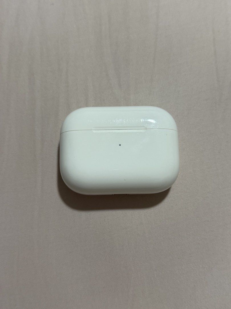 AirPods Pro with Wireless Charging Case65714813209985111