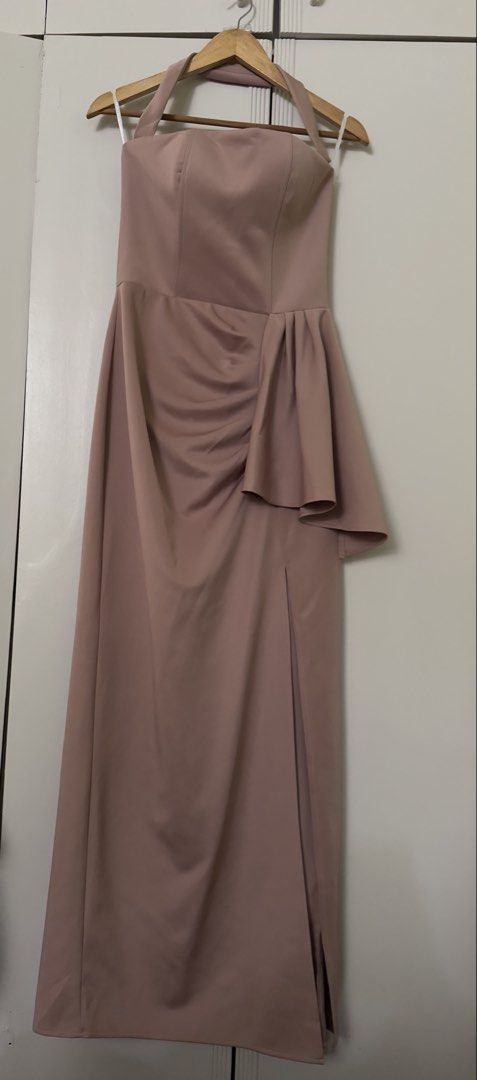 Apartment8 Gabbi Gown Size M (Category: Evening dresses & gowns) located in Manila. Submitted by hmbrmrn (Listing ID 1425636456, Image 2). Description: Elegant Gabbi Gown from Apartment8. This dress features a halter neckline, a flattering side slit, and a unique draped detail. The dress is a beautiful mauve color. Perfect for special occasions. Used once SRP 4980 Selling for 2500.