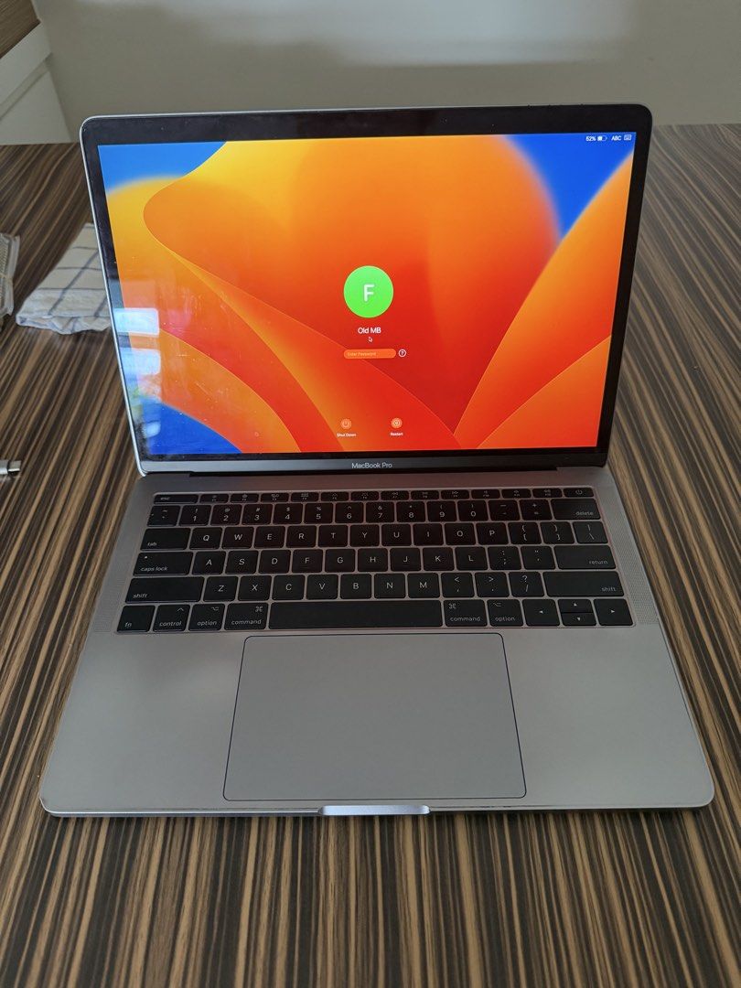 Apple MacBook Pro 13in 2017 - Silver412338506926008322