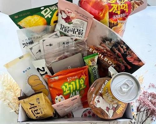 Assorted Korean Snacks (25-30 pieces) (Category: Gift Baskets & Hampers) located in Quezon City. Submitted by miareese (Listing ID 1425724914, Image 1). Description: Photos not mine. For reference only. Experience the taste of Korea with our premium Korean Snack Box, carefully curated with a delicious assortment of popular and authentic snacks imported directly from Korea. ✔ 100% Authentic Korean snacks ✔ Fresh stocks – newly imported from Korea 