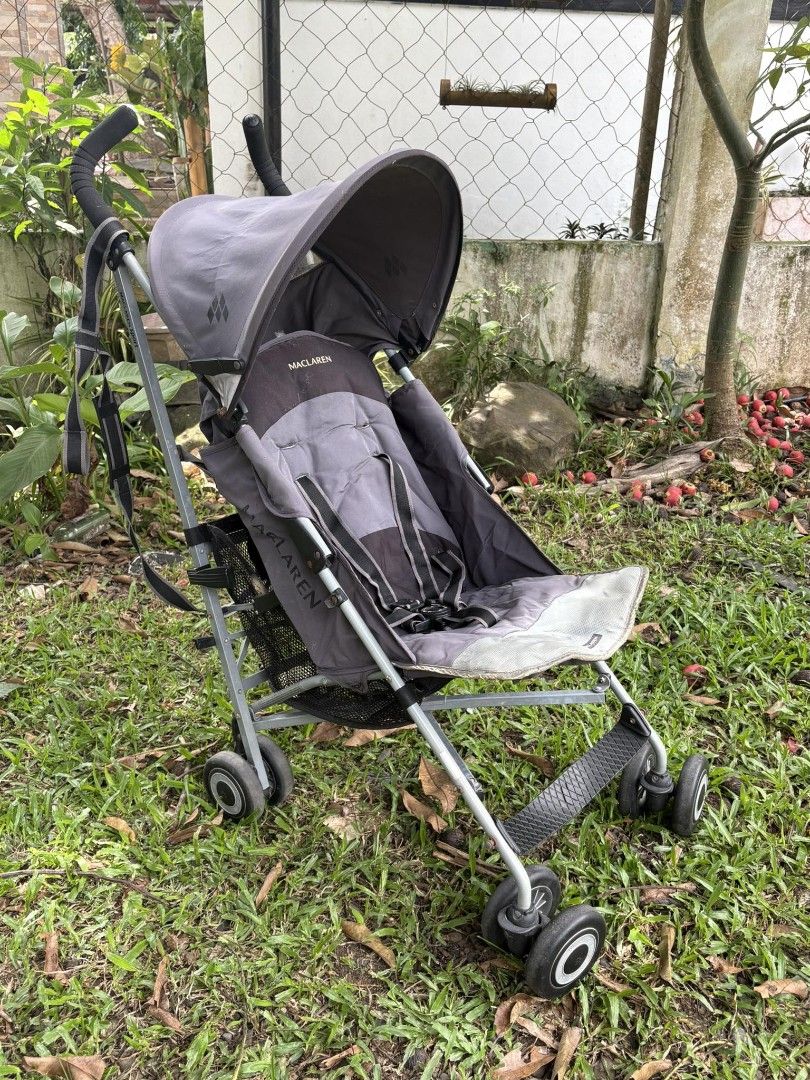 Authentic Maclaren Globetrotter Stroller (Category: Strollers) located in Davao. Submitted by gatrading (Listing ID 1425674590, Image 2). Description: Maclaren stroller features a gray canopy and seat. It has a five-point harness, a storage basket, and a cup holder. The stroller folds for easy storage and transport..