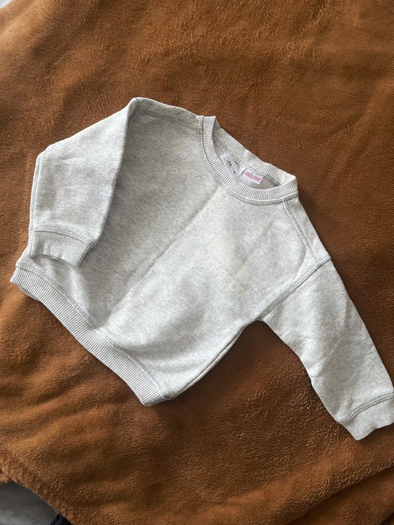 Authentic Zara Wavesport Sweatshirt 3-6 Months (Category: Babies & Kids Fashion) located in Pasig City. Submitted by feloise08 (Listing ID 1425693922, Image 1). Description: Authentic Zara Baby Sweatshirt Used once only Original Price: Php895 #zarababy #zarasweatshirt #authenticzara.