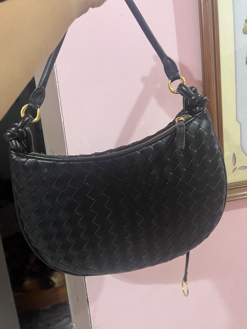 B bag (Category: Luxury Bags & Wallets) located in Santa Rosa. Submitted by qualityaunthenticbagsetc (Listing ID 1425767696, Image 2). Description: Rfs:declutter.