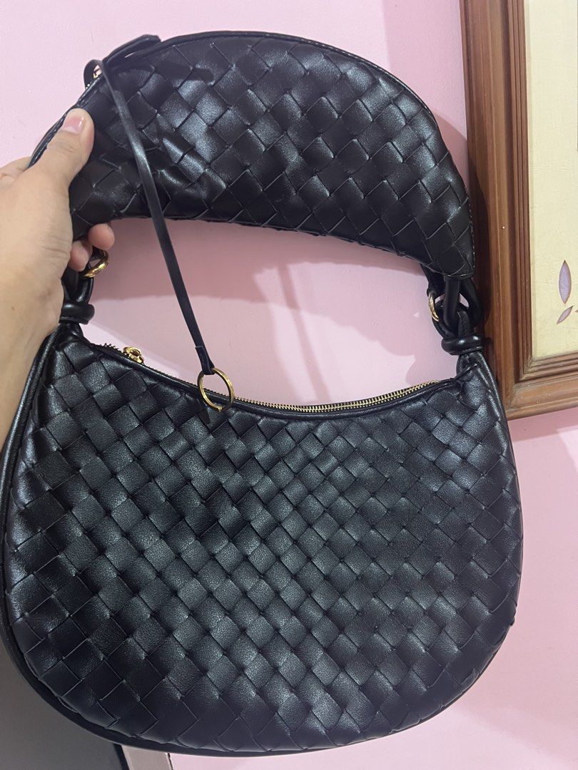 B bag (Category: Luxury Bags & Wallets) located in Santa Rosa. Submitted by qualityaunthenticbagsetc (Listing ID 1425767696, Image 3). Description: Rfs:declutter.