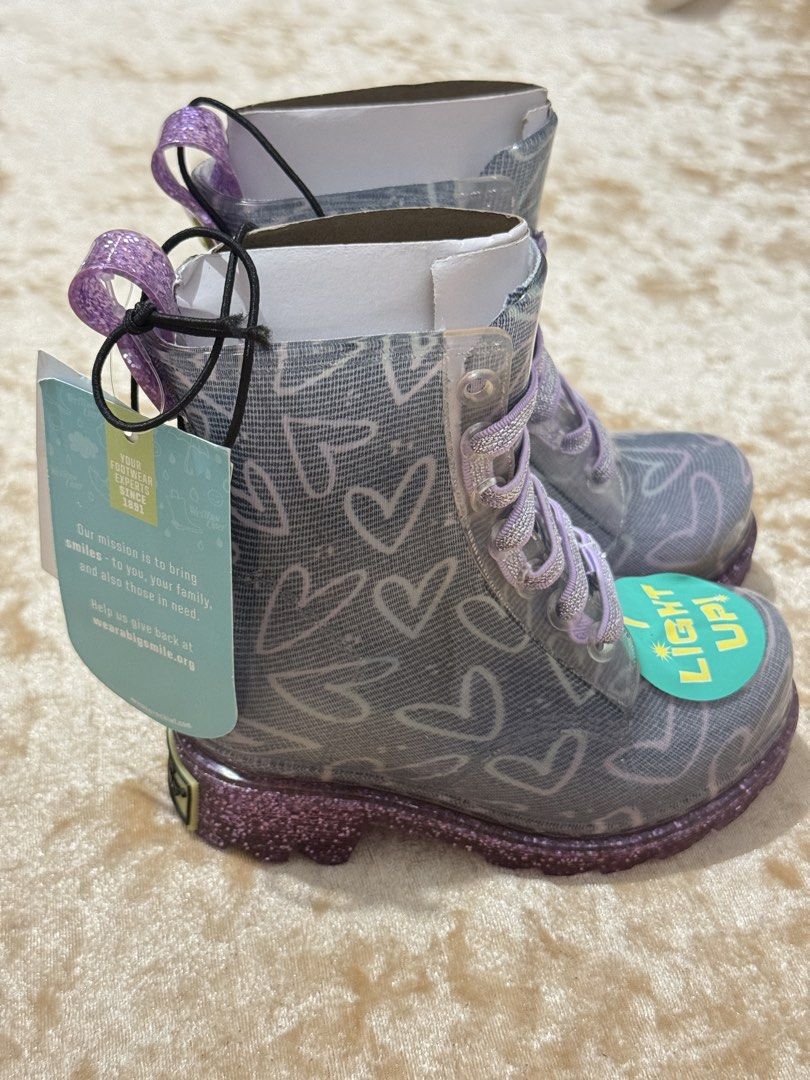 Baby boots from US (Category: Babies & Kids Fashion) located in Quezon City. Submitted by krisaaaaaaa (Listing ID 1425719734, Image 2). Description: It has a light while walking I have 2 pairs of this boots Location: Project 4 QC Shipping c/o buyer via J&T or LALAMOVE Payment first before shipping an item. Payment via GCASH or BDO.