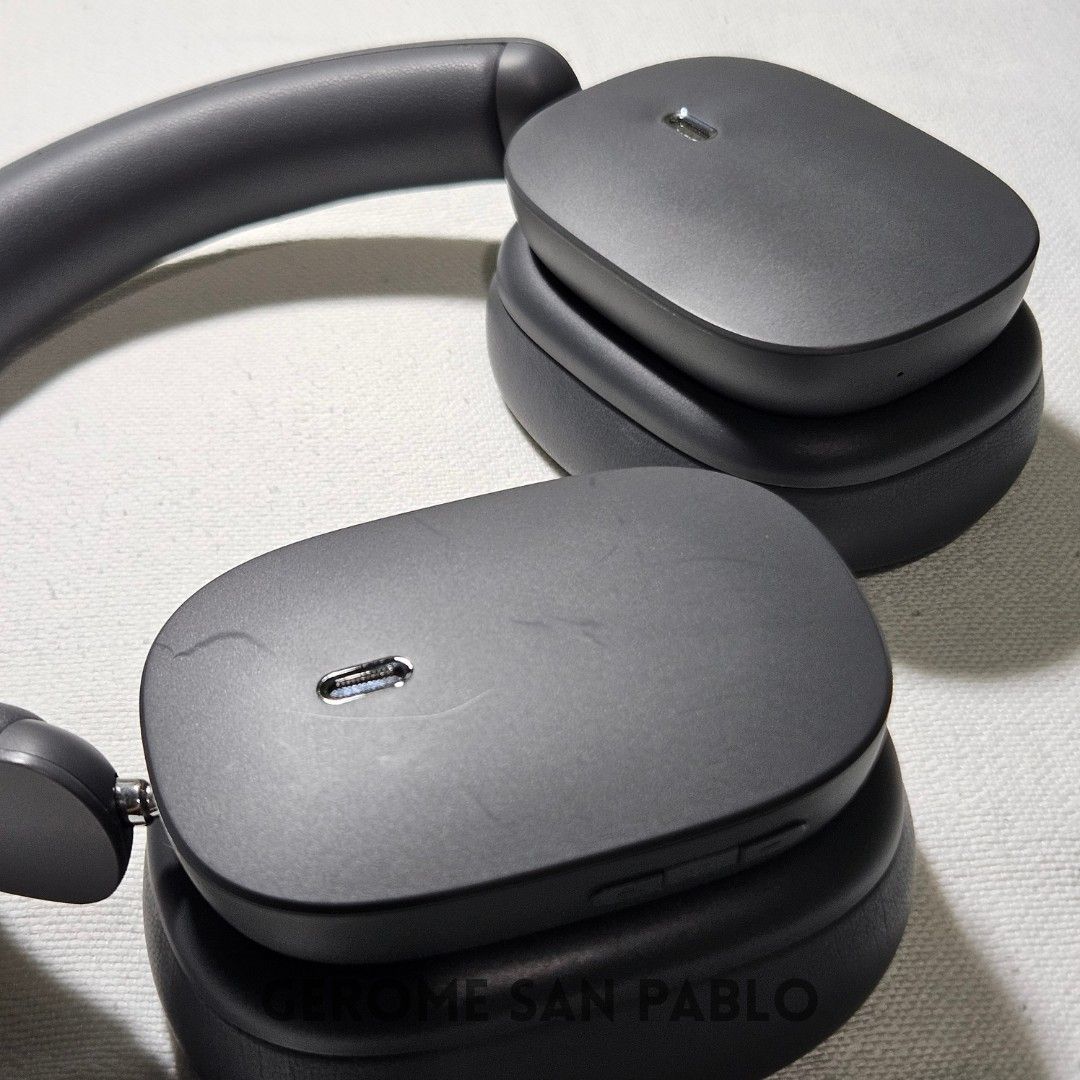 Baseus H1 Bowie NC Wireless Headphones (Category: Headphones & Headsets) located in Bulacan. Submitted by gerome.sanpablo (Listing ID 1425663500, Image 3). Description: Baseus H1 Bowie NC Wireless Headphone with Defect Specifications: •40db Noise Cancellation •Hybrid Active Noise Cancellation •70h Battery Life •40mm Driver with 360° stereo •Gray color •Good Condition with issue INCLUSIONS: - Baseus H1 - Box - Headphone Hard Case HONEST ISSUES: - 