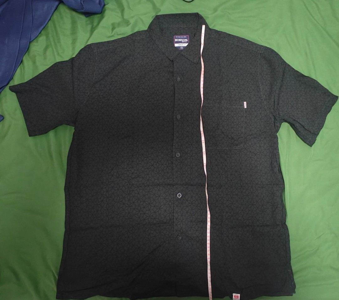 Bobson (Category: Tshirts & Polo Shirts) located in Singapore. Submitted by rvv0808 (Listing ID 1425797613, Image 3). Description: soft and smooth black polo shirt 2XL size good for big size body air-cool clothing with a measurement of armpit to armpit 62cm and 79 cm in length, brand new never used .