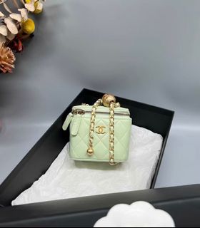 （分類：）位於 。 由 mialuxury_ 提交（商品編號 1425747809，圖片 1）。簡介： 。
