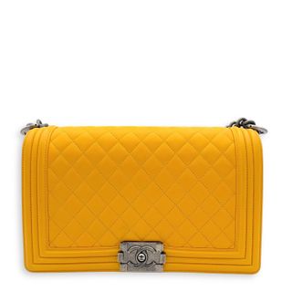 (Category: ) located in . Submitted by carousellluxury (Listing ID 1355482566, Image 1). Description: .