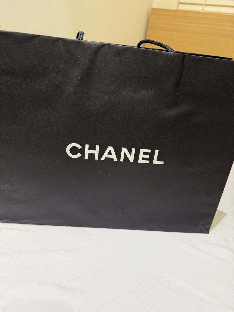 Chanel Paperbag (Category: Luxury Bags & Wallets) located in Taguig. Submitted by slay.ph (Listing ID 1425735522, Image 2). Description: 100% Original Chanel paperbag H 13” W 6.5”.