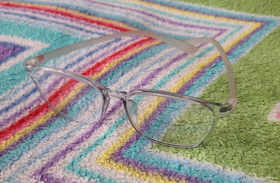 Clear Eyeglasses +2.50 (Category: Sunglasses & Eyewear) located in Las Pinas. Submitted by samsupp (Listing ID 1425721857, Image 1). Description: Clear eyeglasses (lens grade +2.5) bought in December 2025 for 3,000php but never used. High quality pair. Free hard case included. Shipping via J&T nationwide, or Grab/Lalamove pickup from Las Piñas. Shipping fee c/o buyer..