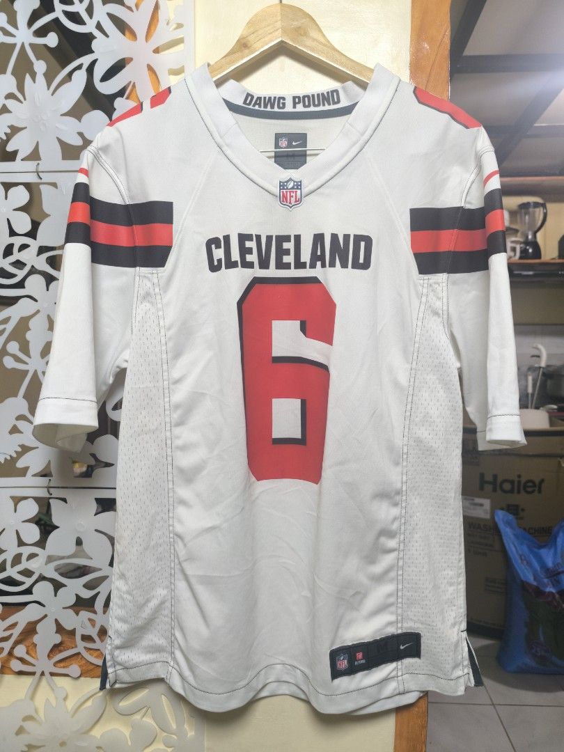 Cleveland Browns Baker Mayfield Away Jersey (Medium) (Category: Shirts) located in Manila. Submitted by sixthstreetsupply (Listing ID 1425744693, Image 1). Description: - Cleveland Browns Baker Mayfield Away Jersey (Medium) - Nike brand - White jersey with Browns color scheme - Features Mayfield's name and number 6 - Available for meetups in Cavite: SM Dasmariñas, Robinsons Place General Trias.