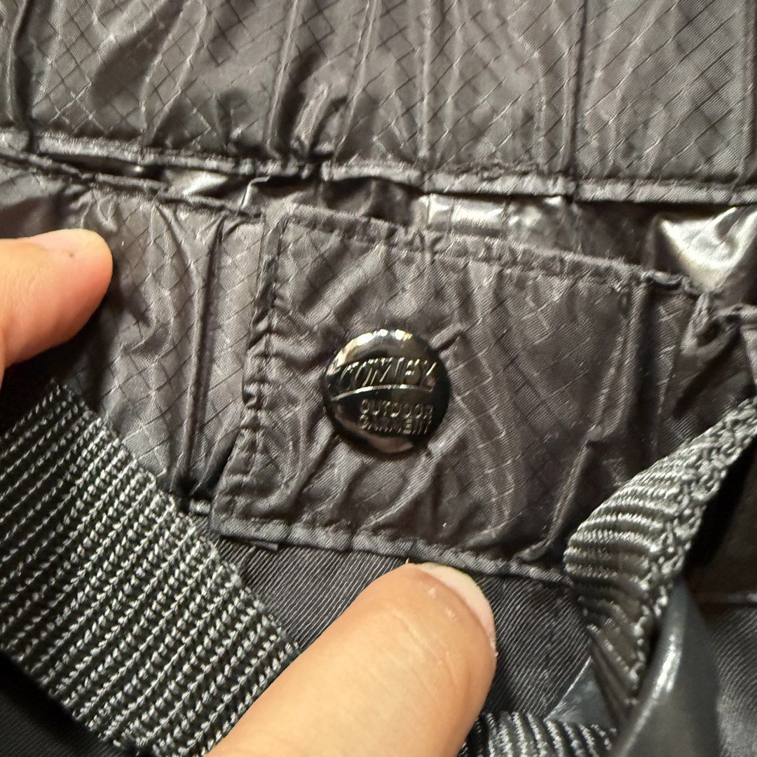 Cmf , COMFY nylon cotton short (Category: Shorts) located in Cavite. Submitted by epiboie (Listing ID 1425763486, Image 2). Description: CMF XL on tag 34-36waist 20 length short 12 leg opening Color rate: 9.5/10 excellent condition No issue 1480 -.