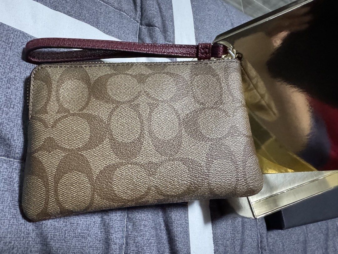 Coach Metallic Cherry Wristlet (Category: Luxury Bags & Wallets) located in Las Pinas. Submitted by vanethneth (Listing ID 1425742473, Image 3). Description: .