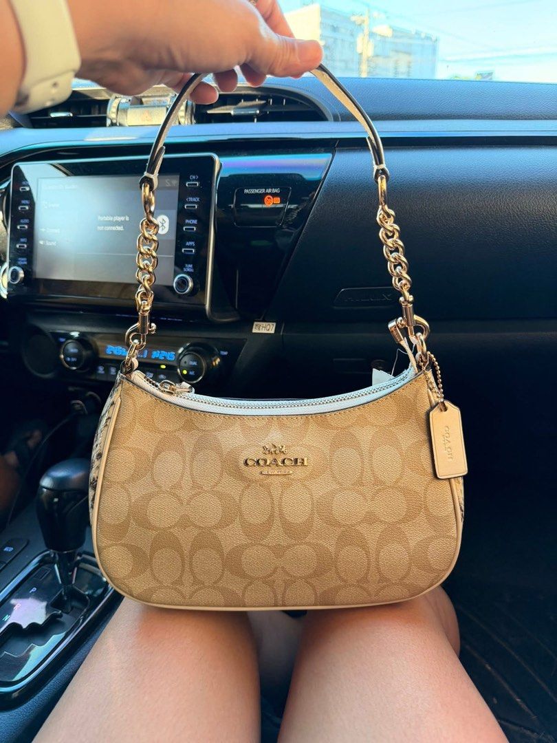 Coach Teri Bag (Category: Luxury Bags & Wallets) located in Quezon City. Submitted by spikesforhope (Listing ID 1425716429, Image 1). Description: .