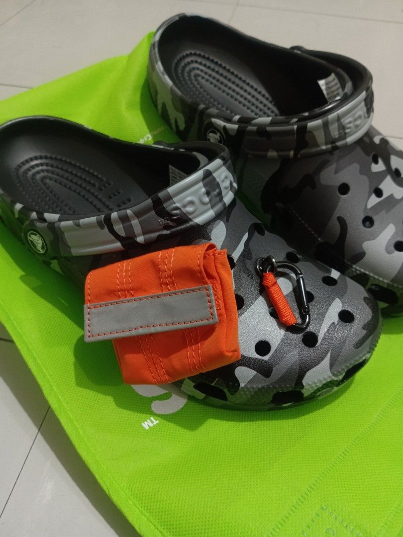 Crocs Jibbitz pouch carabiner combo bundle aspack only (Category: Shoe inserts) located in Taguig. Submitted by nextflip (Listing ID 1425762532, Image 1). Description: never used -Carabiner with rope -Reflector pouch JIBBITZ ONLY PO.