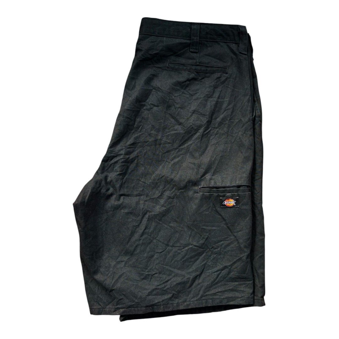 Dickies Short (Jorts) (Category: Shorts) located in Manila. Submitted by deelerr (Listing ID 1425707057, Image 2). Description: no issue (excellent condition) color rate: 9.5/10 waistline- 40 Length- 24 .