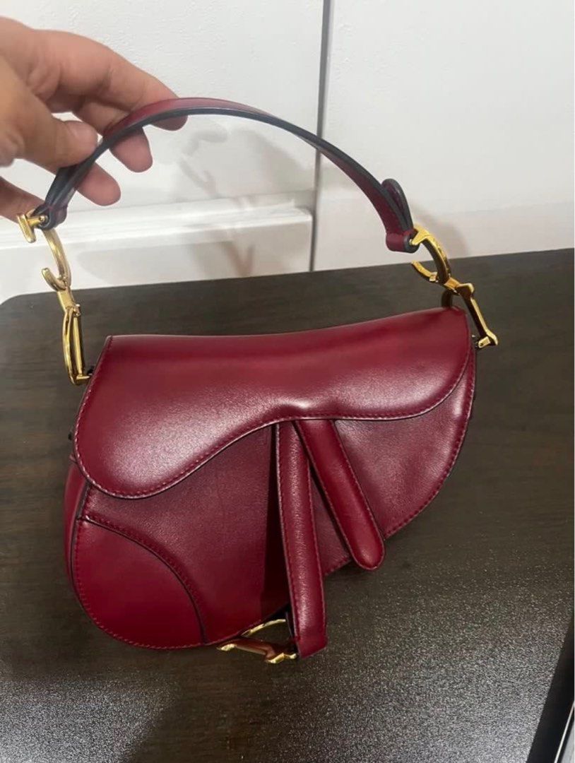 Dior Saddle Mini (Category: Luxury Bags & Wallets) located in Makati City. Submitted by Chimochi (Listing ID 1425778913, Image 2). Description: Authentic Dior Saddle Mini Red .