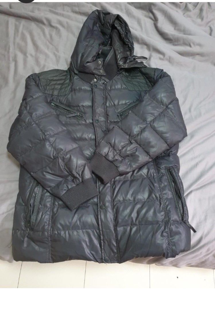 DOWN JACKET (Category: Coats, Jackets and Outerwear) located in Singapore. Submitted by koh1993 (Listing ID 1425795211, Image 1). Description: Fitted down jacket with exposed front zipper. 2 internal safety pockets for securing valuables and a detachable cap. Wind and water resistant on shell fabric. Dimension - see last photograph. All measurement +-1cm Collection at hougang mrt or 530852.
