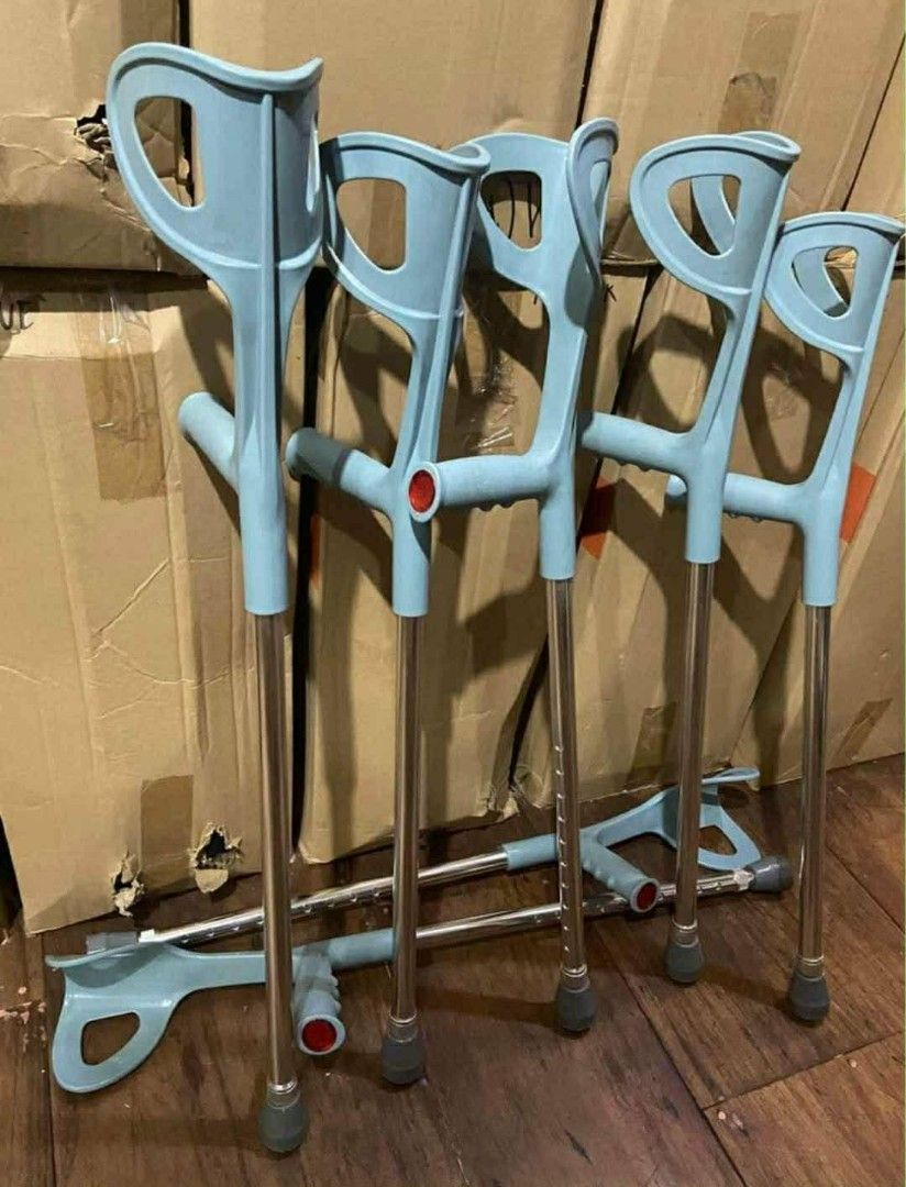 Elbow Crutches (Category: Medical Supplies & Tools) located in Manila. Submitted by brightflower_273879 (Listing ID 1425646051, Image 1). Description: Brand new same day delivery .