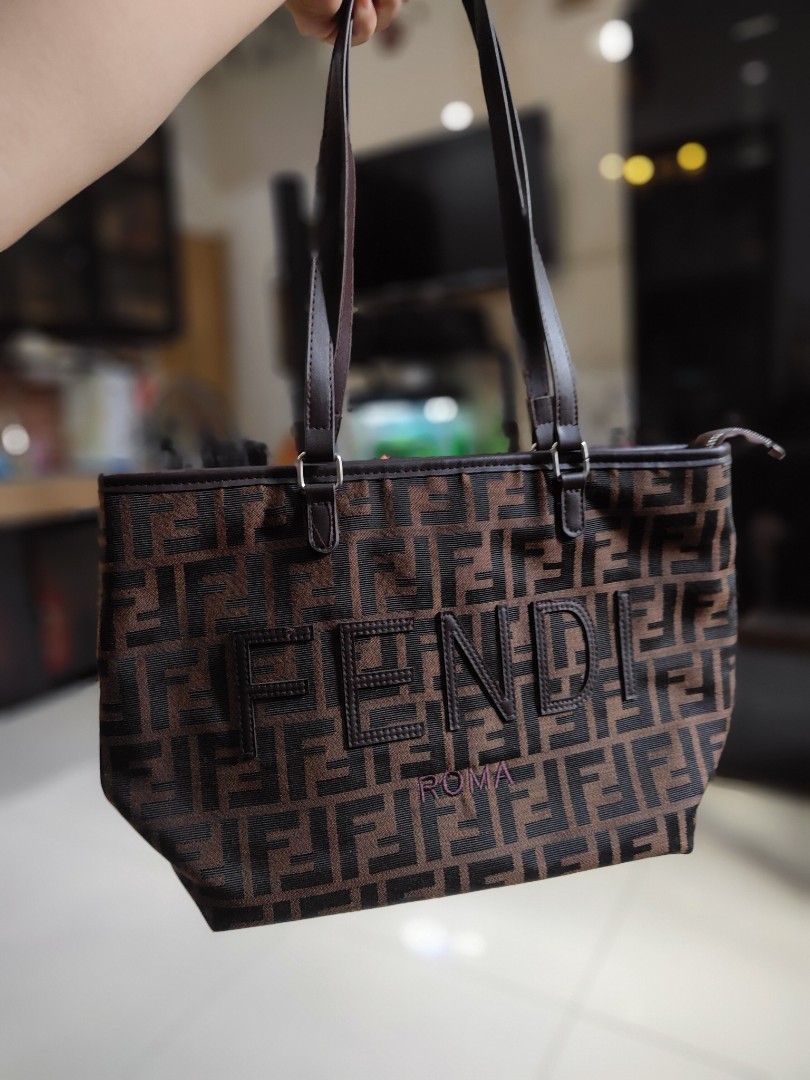 Fendi Roma Tote Bag (Category: Luxury Bags & Wallets) located in Taguig. Submitted by mixxstuffsshopii (Listing ID 1425709106, Image 1). Description: Gift po yan sa akin. Never ko pa naggamit, natambak lang po. .