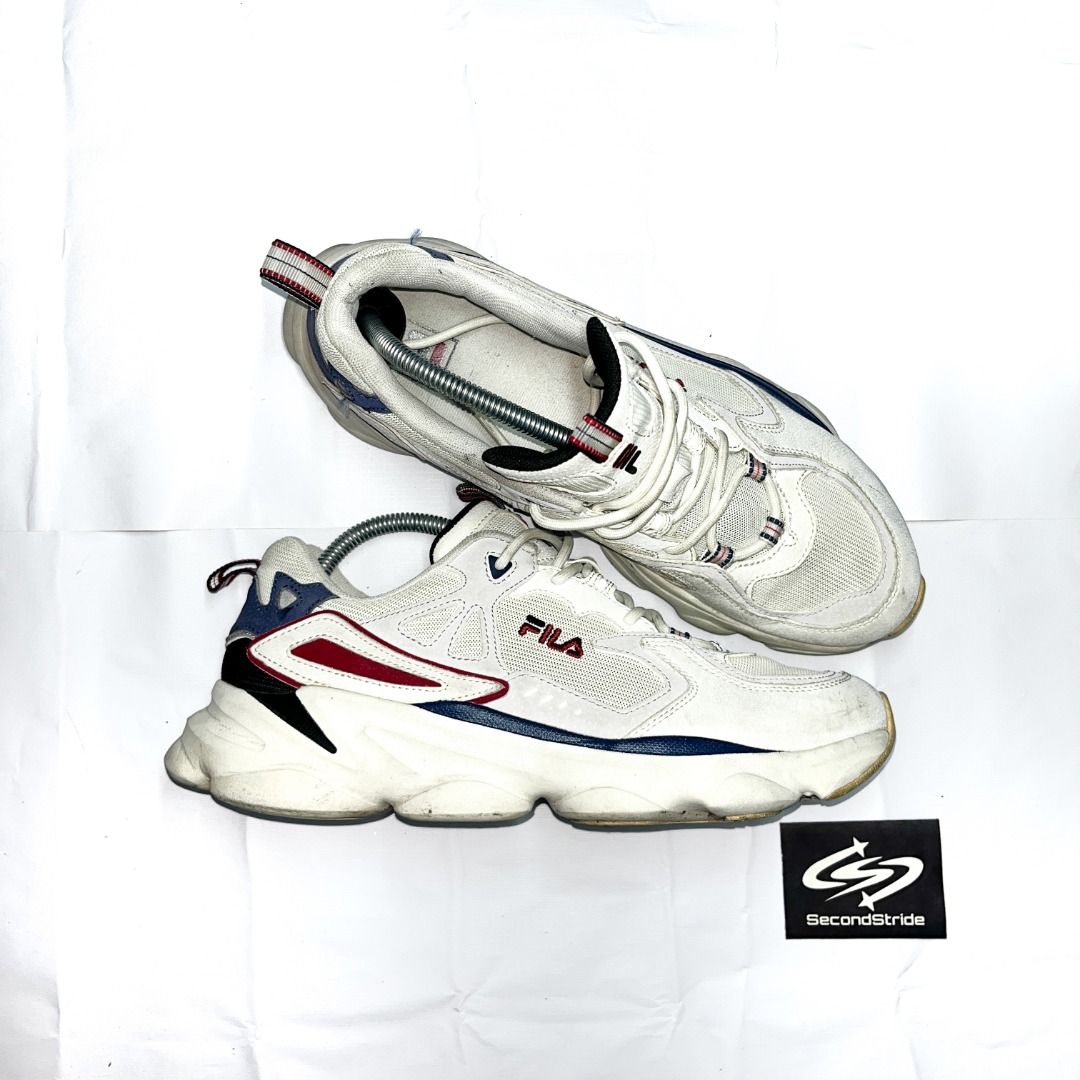 FILA RAY TRACER (Category: Sneakers) located in Manila. Submitted by 2ndstride (Listing ID 1425655031, Image 1). Description: GOOD CONDITION US 10.5 / EUR 44.5 / 27.5 CM PRICE 399 Disclaimer: SecondStride is an independent seller. All brand names and trademarks belong to their respective owners. No brand affiliation implied..