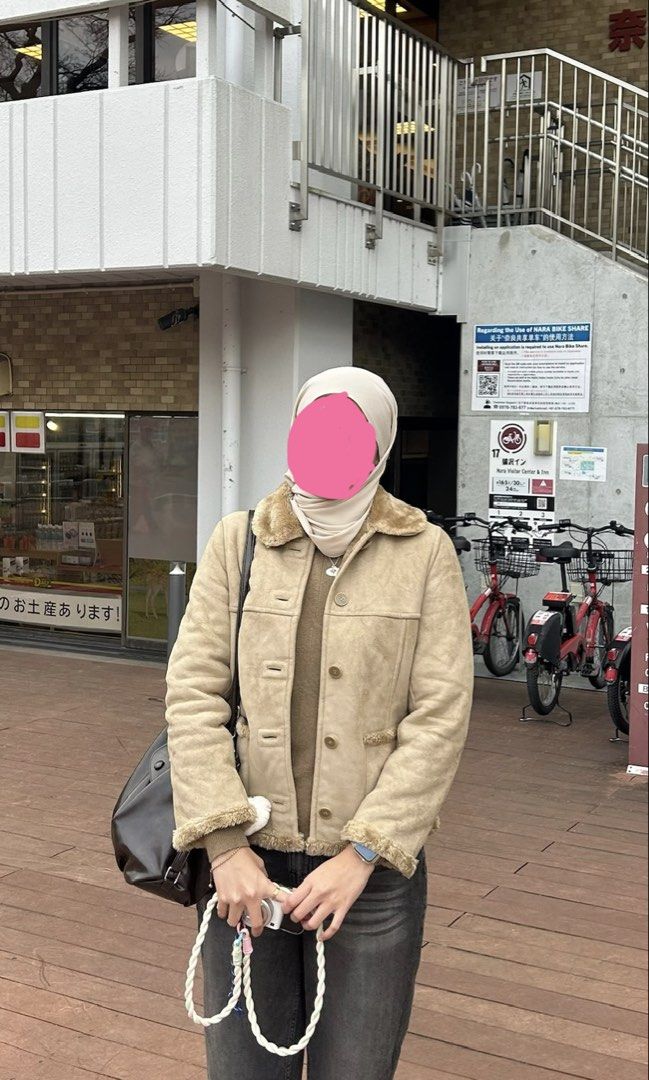 Fleece Jacket (Category: Coats, Jackets and Outerwear) located in Kuala Lumpur. Submitted by snjkbr_ (Listing ID 1425798487, Image 2). Description: -fit perfectly (weight 56kg, height 170cm -can wear 2 layers inside -perfect for spring.