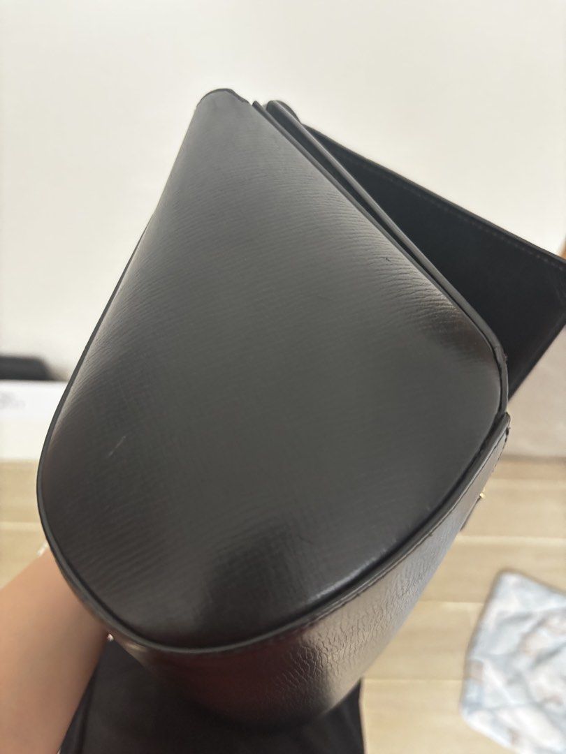 Givenchy Medium Pandora Crossbody Bag – Rank AB (Category: Luxury Bags & Wallets) located in Manila. Submitted by mchuam (Listing ID 1405930073, Image 3). Description: Givenchy Medium Crossbody Bag – Rank AB 📍 Authentic | Gently Used 📸 Actual photo uploaded Price: ₱16,500 (Straight) Last Appraisal: 18k (3 months ago) Condition: Rank AB – minimal signs of use, well-kept Color: Black Details: • Medium size (spacious but still sleek) • Adjustable 