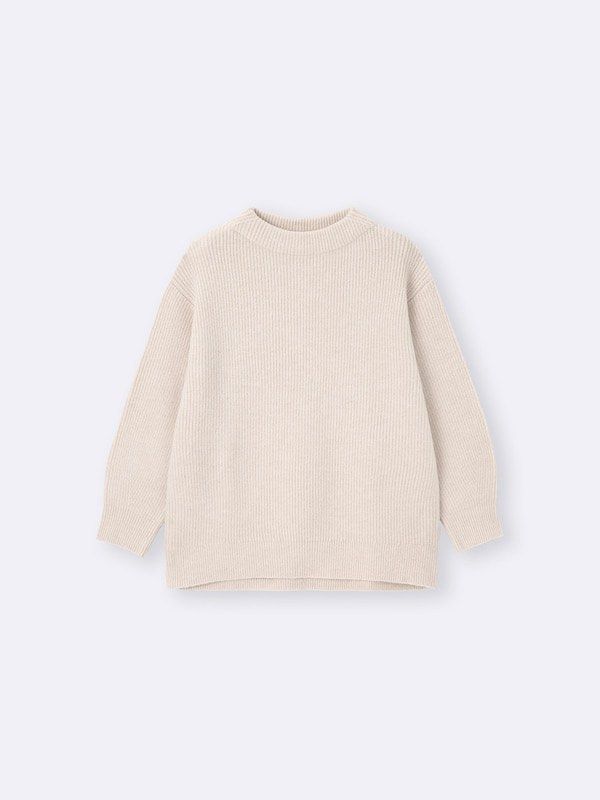 GU Puff knit oversized sweater - M - beige (Category: Longsleeves) located in Pasig City. Submitted by teppydevera (Listing ID 1425808332, Image 1). Description: Bought in GU store at Tokyo, Japan last Nov 2025 Oversized. I'm large to XL but still super luwag pa - RFS: decluttering - location: C. Raymundo Avenue, Rosario, Pasig City - MOP: gCash, BPI, Maya or goTyme - shipping c/o buyer. Bawal bawas SF sa presyo ng item .