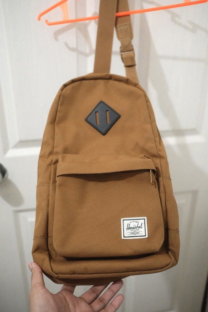 Herschel Heritage Brown Shoulder Bag (Category: Backpacks) located in Santa Rosa. Submitted by radarr (Listing ID 1425748995, Image 1). Description: Herschel Heritage Brown Shoulder Bag.l in very good condition..