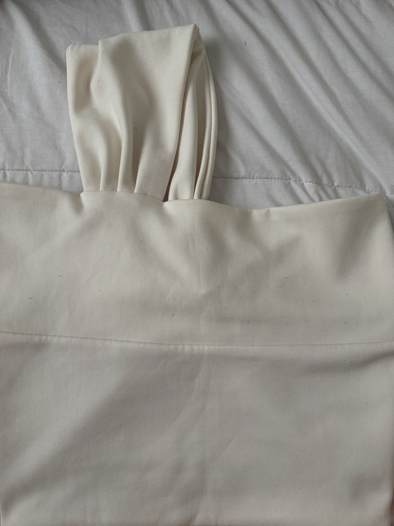 In my Opinion One shoulder white top (Category: Sleeveless) located in Angeles City. Submitted by shewhosells_ (Listing ID 1425699388, Image 3). Description: .