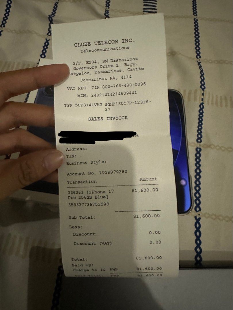 iPhone 17 Pro Brandnew Globe locked (Category: iPhone 17 Series) located in Cavite. Submitted by alexaguasis (Listing ID 1425763341, Image 2). Description: Brand New iPhone 17 Pro – Globe Locked Condition: Brand New Network: Globe Locked Price: 75,000 (original price 81,600) Comes with original box & accessories.