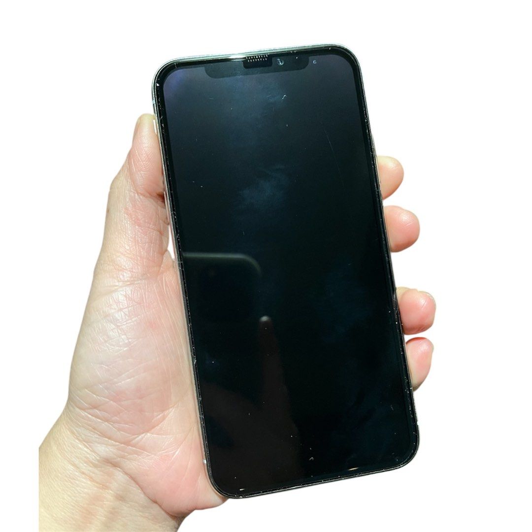 Iphone X (Category: iPhone X Series) located in Manila. Submitted by artsygunda (Listing ID 1425632528, Image 2). Description: Battery Health 79% Iphone X 64gb Carrier Lock: no sim restrictions New tempered Has back tempered also Will reset once sold. .