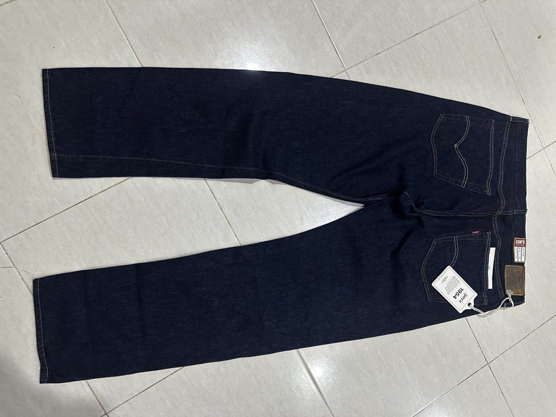 Levis Big E (Category: Jeans) located in Pasir Mas. Submitted by bundlegoldsand (Listing ID 1425634096, Image 1). Description: Levis big E 501zxx LVC cone mills made in Turkey Fabrik USA Keluaran 2016 10 tahun dah .