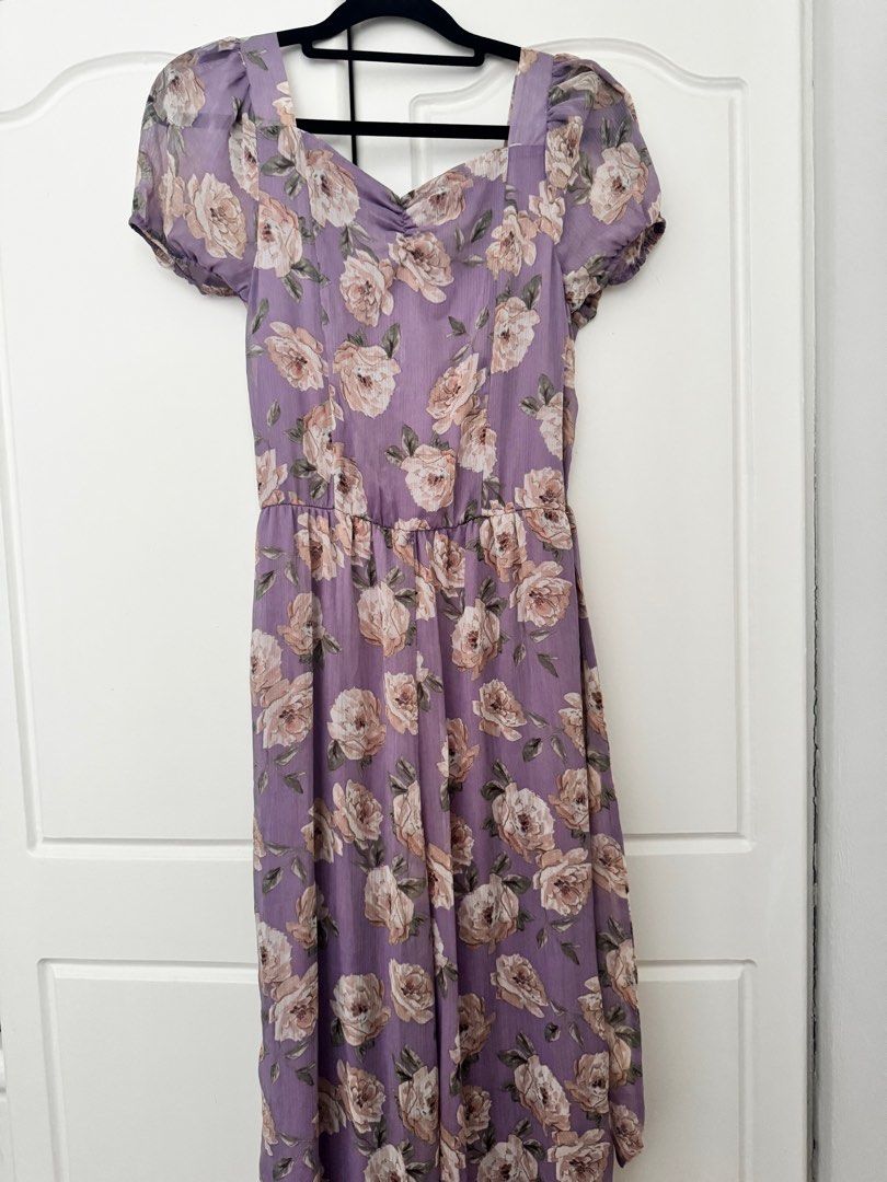 Light Purple Floral Pantsuit (Category: Jumpsuits) located in Pasig City. Submitted by ky_declutter (Listing ID 1425671895, Image 2). Description: - Fits S-M - Flowy Fit - PM for Dimension - from USA.