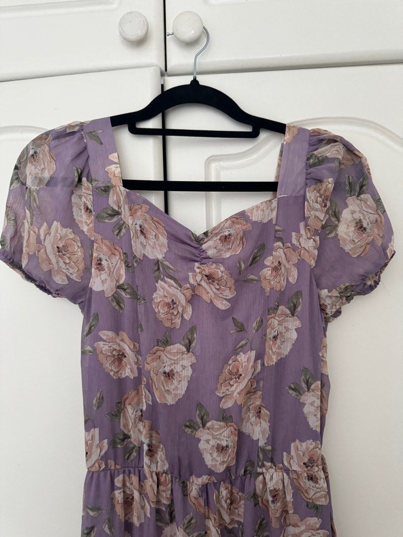 Light Purple Floral Pantsuit (Category: Jumpsuits) located in Pasig City. Submitted by ky_declutter (Listing ID 1425671895, Image 1). Description: - Fits S-M - Flowy Fit - PM for Dimension - from USA.