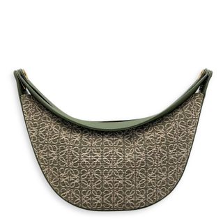 (Category: ) located in . Submitted by carousellluxury (Listing ID 1412896400, Image 1). Description: .
