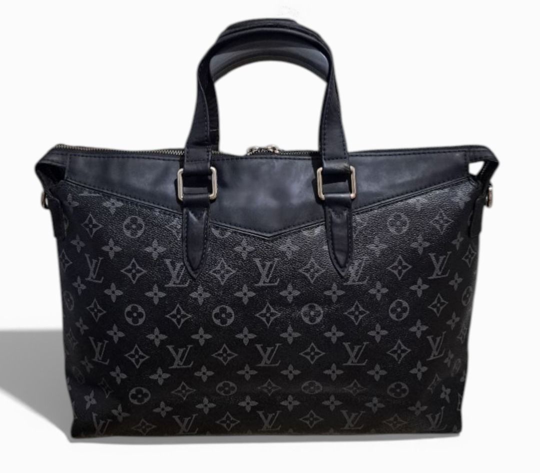 LV Louis Vuitton Briefcase Explorer Monogram Eclipse Leather (Category: Laptop Bags & Sleeves) located in Quezon City. Submitted by kirstenbella (Listing ID 1424387252, Image 3). Description: Louis Vuitton Briefcase Explorer Monogram Eclipse Leather - Briefcase business bag Explorer - Silver metallic hardware - Black/Gray Monogram Canvas - Dual Zip closure - Internal pockets - Heat stamped Coded - Spacious H11" x L16.25" x D3.5 - Handle Drop: 4.5