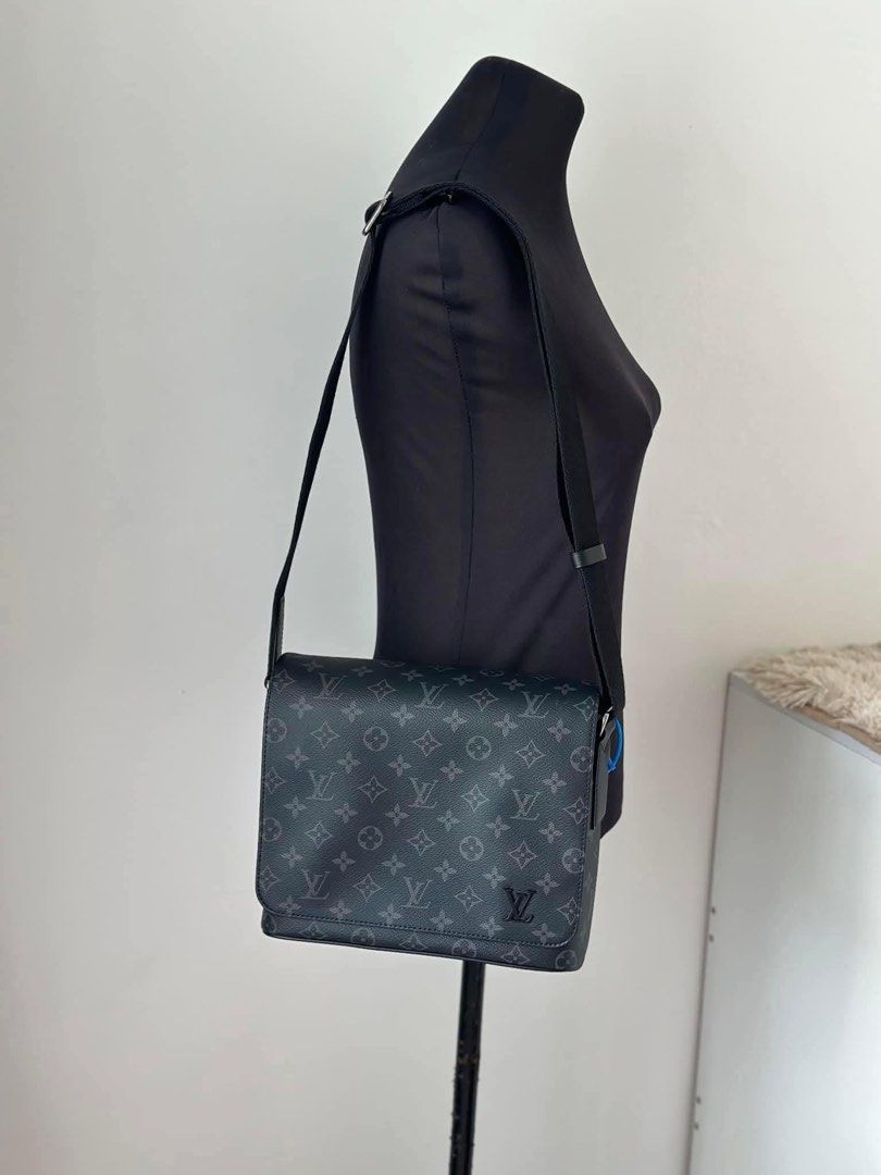 Lv District Mono Eclipse (Category: Luxury Bags & Wallets) located in Quezon City. Submitted by rarebagsfrmjapan (Listing ID 1379702556, Image 1). Description: PERFECT GIFT OR GIVEAWAYS REWARD UR SELF OR LOVE ONES AT LEAST ONCE A YEAR !!! 𝐃𝐈𝐒𝐂𝐋𝐀𝐈𝐌𝐄𝐑: we are 𝐧𝐨𝐭 𝐚𝐬𝐬𝐨𝐜𝐢𝐚𝐭𝐞𝐝 𝐰𝐢𝐭𝐡 𝐭𝐡𝐞 𝐛𝐫𝐚𝐧𝐝𝐬 𝐭𝐡𝐚𝐭 𝐚𝐫𝐞 𝐥𝐢𝐧𝐤𝐞𝐝 𝐚𝐧𝐝 𝐬𝐭𝐚𝐭𝐞𝐝 𝐢𝐧 𝐭𝐡𝐢𝐬 𝐩𝐨𝐬𝐭. 𝐀𝐥𝐥 𝐫𝐢𝐠𝐡𝐭𝐬 𝐚𝐫𝐞 𝐫𝐞𝐬𝐞𝐫𝐯𝐞𝐝 𝐭𝐨 𝐢�