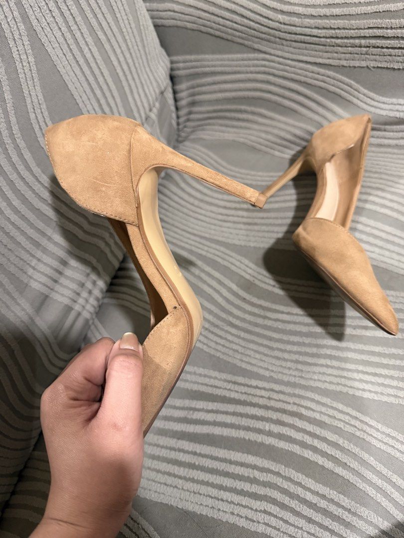 Mango Asymmetrical Suade High Heels (Category: Heels) located in Mandaluyong City. Submitted by mmsi21 (Listing ID 1425768520, Image 3). Description: Mango Asymmetrical Suade High Heels Selling my heels from Mango. Bought last year from store for 2k plus. Worn only once kası di kınaya ang taas. 😂 Na store nalang. No issue. Last picture is for reference only as I can no longer find the exact material in the website. .