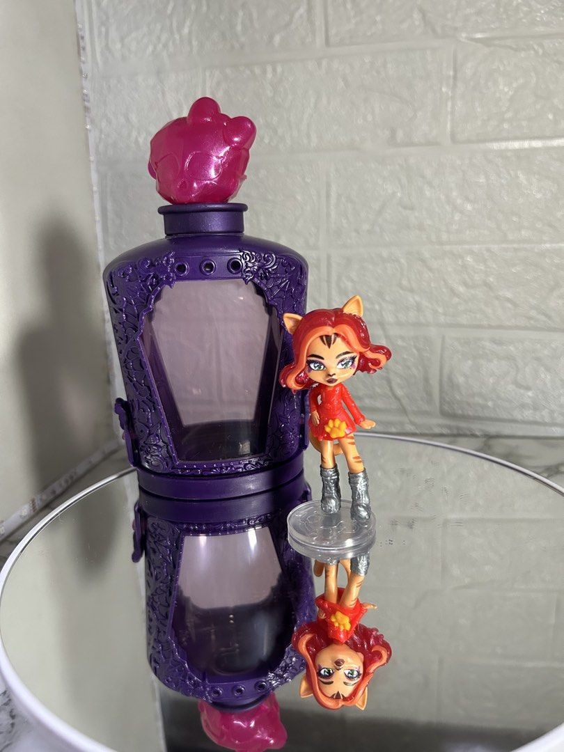 Monster high potions toralei (Category: Figurines & Statues) located in Manila. Submitted by dollsof_amber (Listing ID 1425789755, Image 3). Description: Monster High potions figurine as is. No defects comes with potion bottle and figure stand.