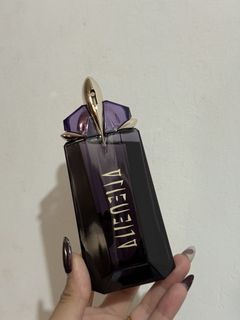 （分類：）位於 。 由 comaa__ 提交（商品編號 1425803446，圖片 1）。簡介： 。