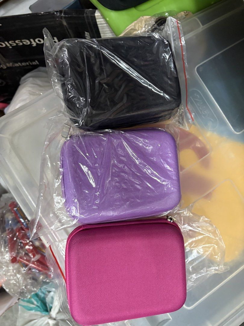oils / lipstick organizer pouch (Category: Makeup) located in Manila. Submitted by chandleria (Listing ID 1425740380, Image 1). Description: brandnew available in 3 colors.