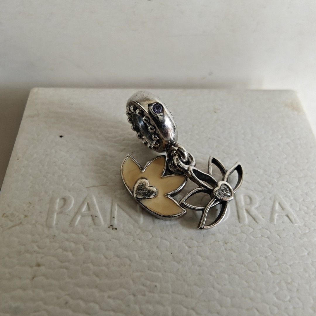Pandora lotus flower dangle charm (Category: Charms) located in Makati City. Submitted by ly12eb (Listing ID 1425652810, Image 1). Description: Authentic Excellent condition.