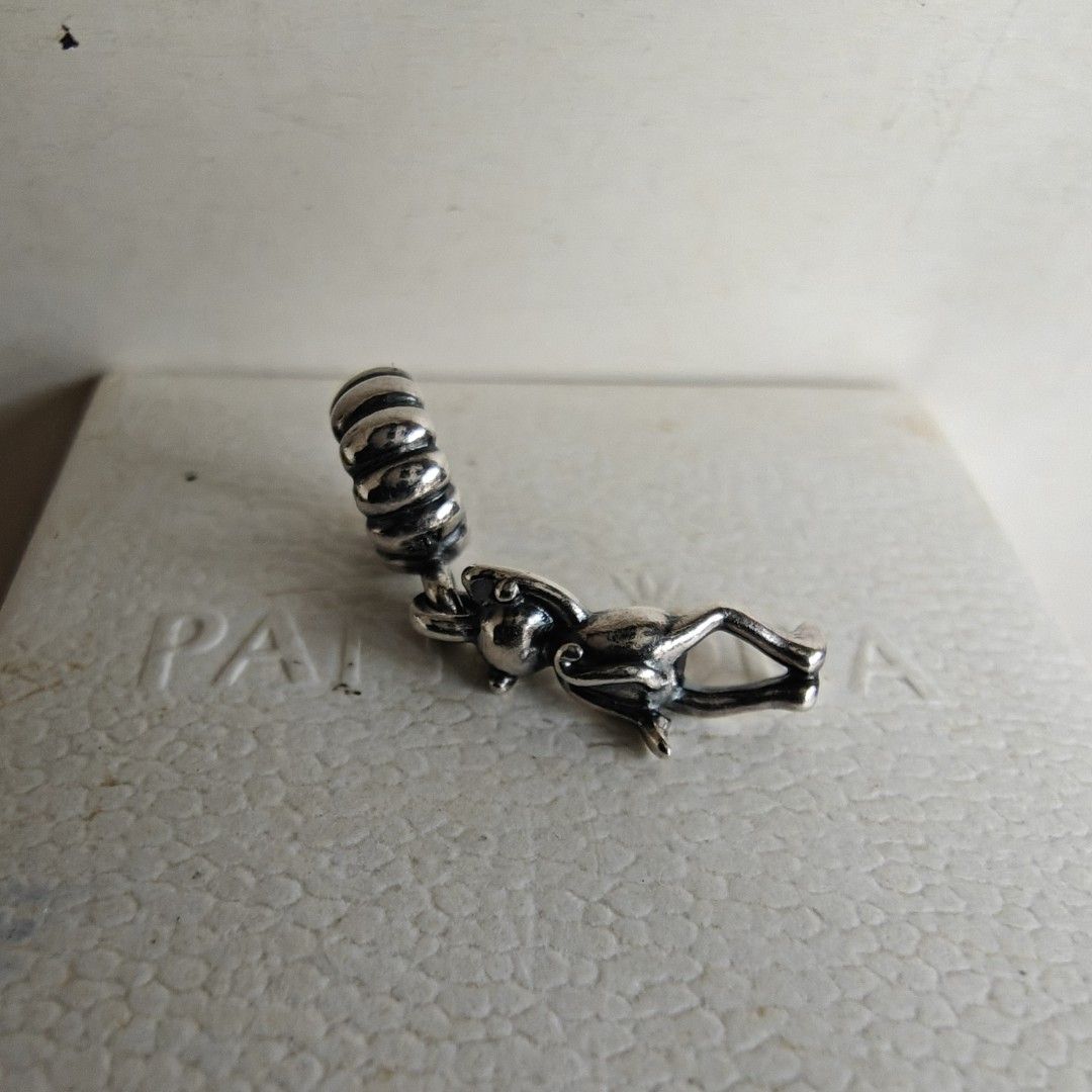 Pandora zodiac monkey dangle charm (Category: Charms) located in Makati City. Submitted by ly12eb (Listing ID 1425677366, Image 2). Description: Authentic Excellent condition Can be charm for punch the baby monkey.