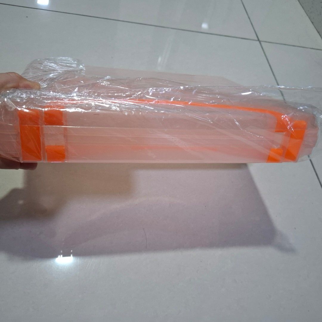 Plastic document case (Category: Stationery & School Supplies) located in Petaling Jaya. Submitted by cupid2v2 (Listing ID 1425812823, Image 2). Description: .