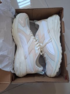 (Category: ) located in . Submitted by maeyoo (Listing ID 1425696694, Image 1). Description: .