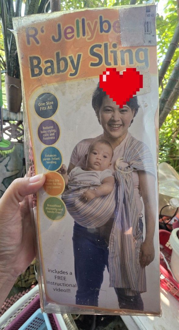 R' Jellybean Baby Sling (Category: Carriers & Slings) located in Quezon City. Submitted by anakai (Listing ID 1425674834, Image 1). Description: near Qc costumers only na stock lng never been used orig price 1999 .